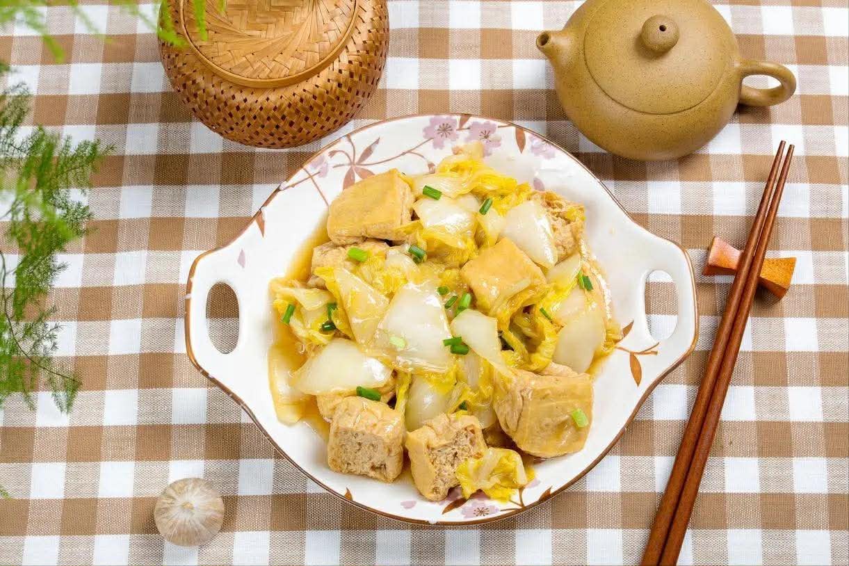 M&oacute;n n&agrave;y rất th&iacute;ch hợp cho thời tiết lạnh, nấu nhanh khoảng 15 ph&uacute;t m&agrave; v&ocirc; c&ugrave;ng ngon miệng v&agrave; đưa cơm- Ảnh 2.