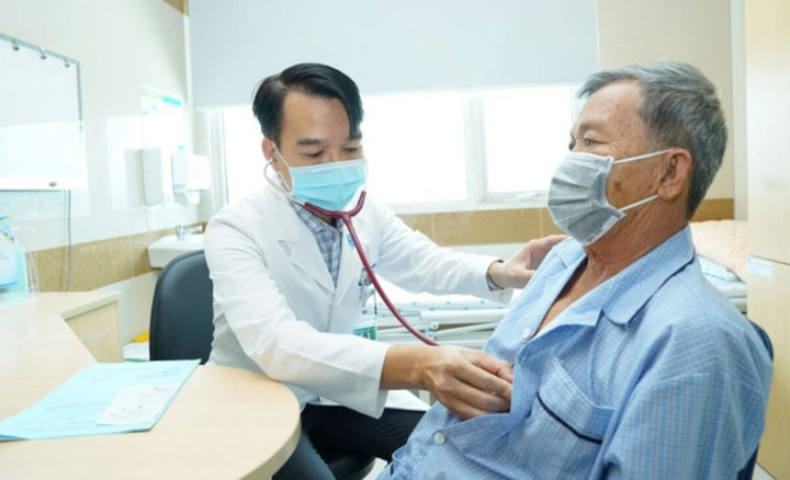 Ai được kh&aacute;m sức khỏe định kỳ miễn ph&iacute; năm 2026?- Ảnh 1.