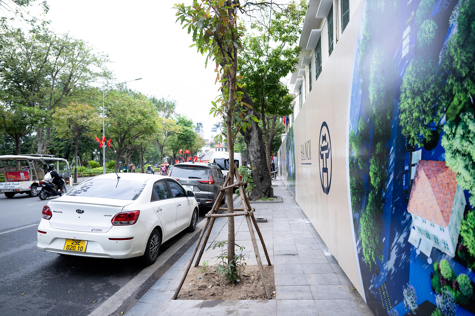 Người d&acirc;n khu "đất v&agrave;ng" Hồ Gươm tất bật thu dọn đồ đạc, b&agrave;n giao mặt bằng: Bao &aacute;nh mắt lưu luyến sau nhiều thế hệ gắn b&oacute;- Ảnh 15.