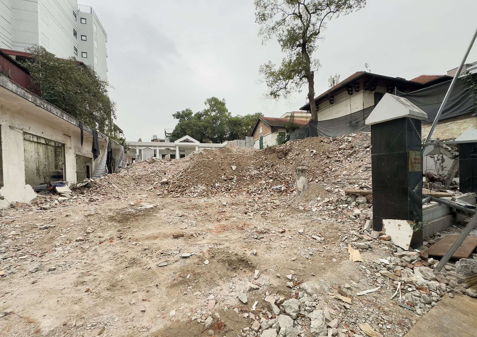 Người d&acirc;n khu "đất v&agrave;ng" Hồ Gươm tất bật thu dọn đồ đạc, b&agrave;n giao mặt bằng: Bao &aacute;nh mắt lưu luyến sau nhiều thế hệ gắn b&oacute;- Ảnh 17.