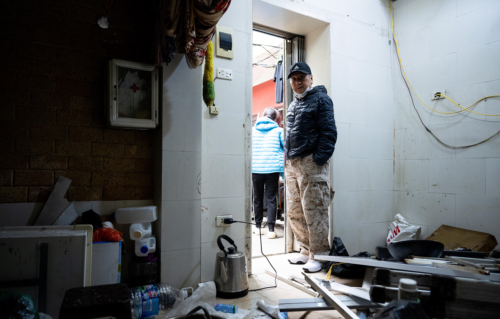 Người d&acirc;n khu "đất v&agrave;ng" Hồ Gươm tất bật thu dọn đồ đạc, b&agrave;n giao mặt bằng: Bao &aacute;nh mắt lưu luyến sau nhiều thế hệ gắn b&oacute;- Ảnh 7.