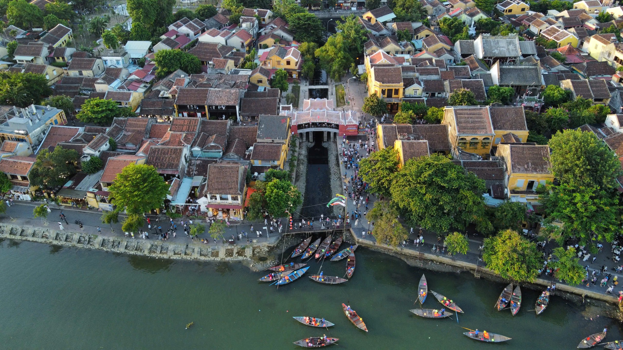 Du lịch Việt Nam: Cột mốc 20 triệu kh&aacute;ch quốc tế v&agrave; tầm v&oacute;c quốc gia- Ảnh 3.