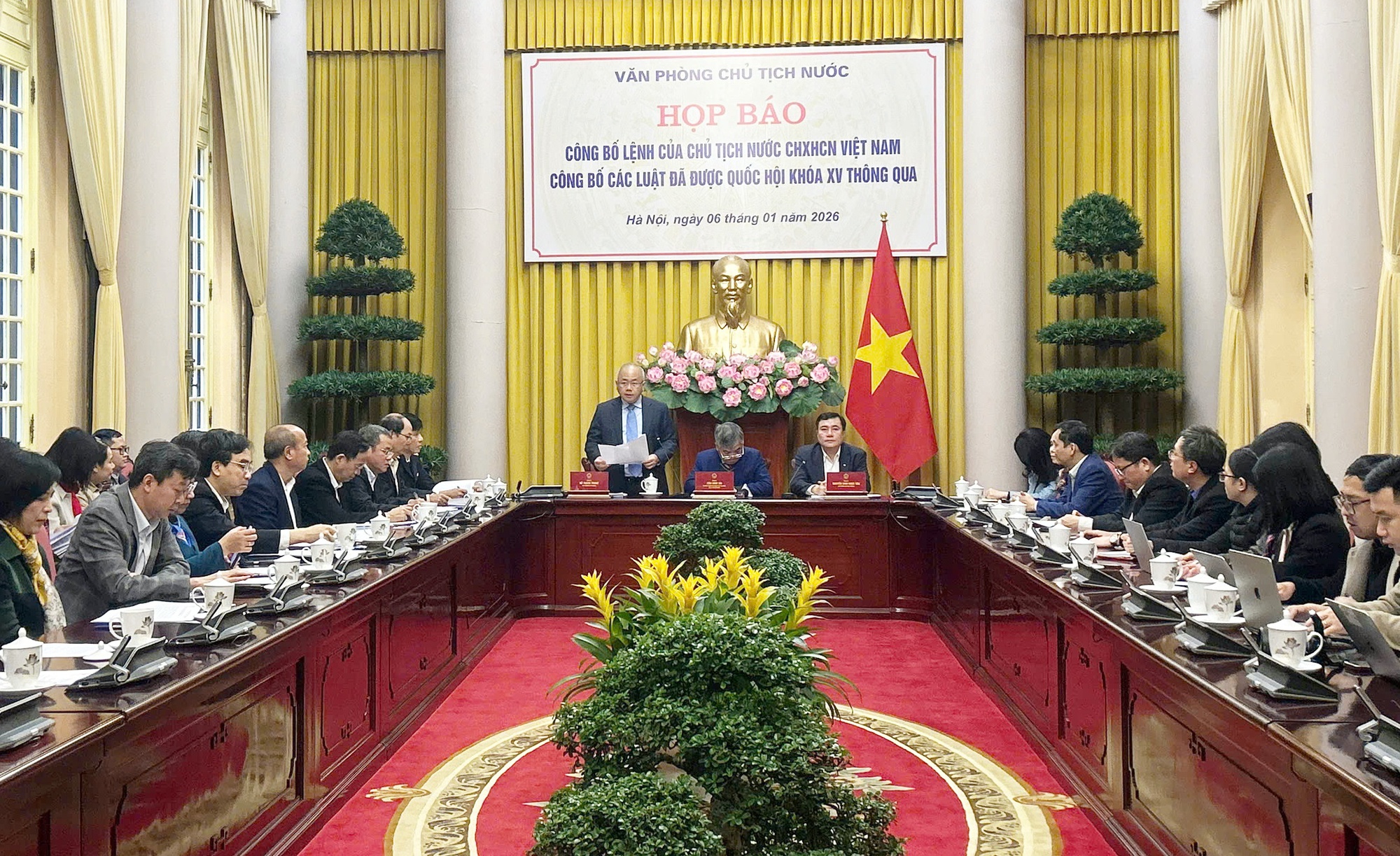 C&ocirc;ng bố Lệnh của Chủ tịch nước về c&aacute;c luật thuế, nhiều quy định li&ecirc;n quan hộ kinh doanh- Ảnh 1.