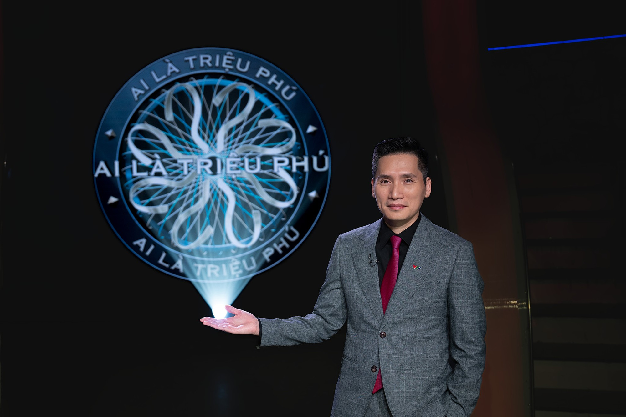 MC mới của Ai Là Triệu Phú là "sếp" của VTV, học thì siêu giỏi!- Ảnh 4. MC mới của Ai Là Triệu Phú là "sếp" của VTV, học thì siêu giỏi!- Ảnh 4.