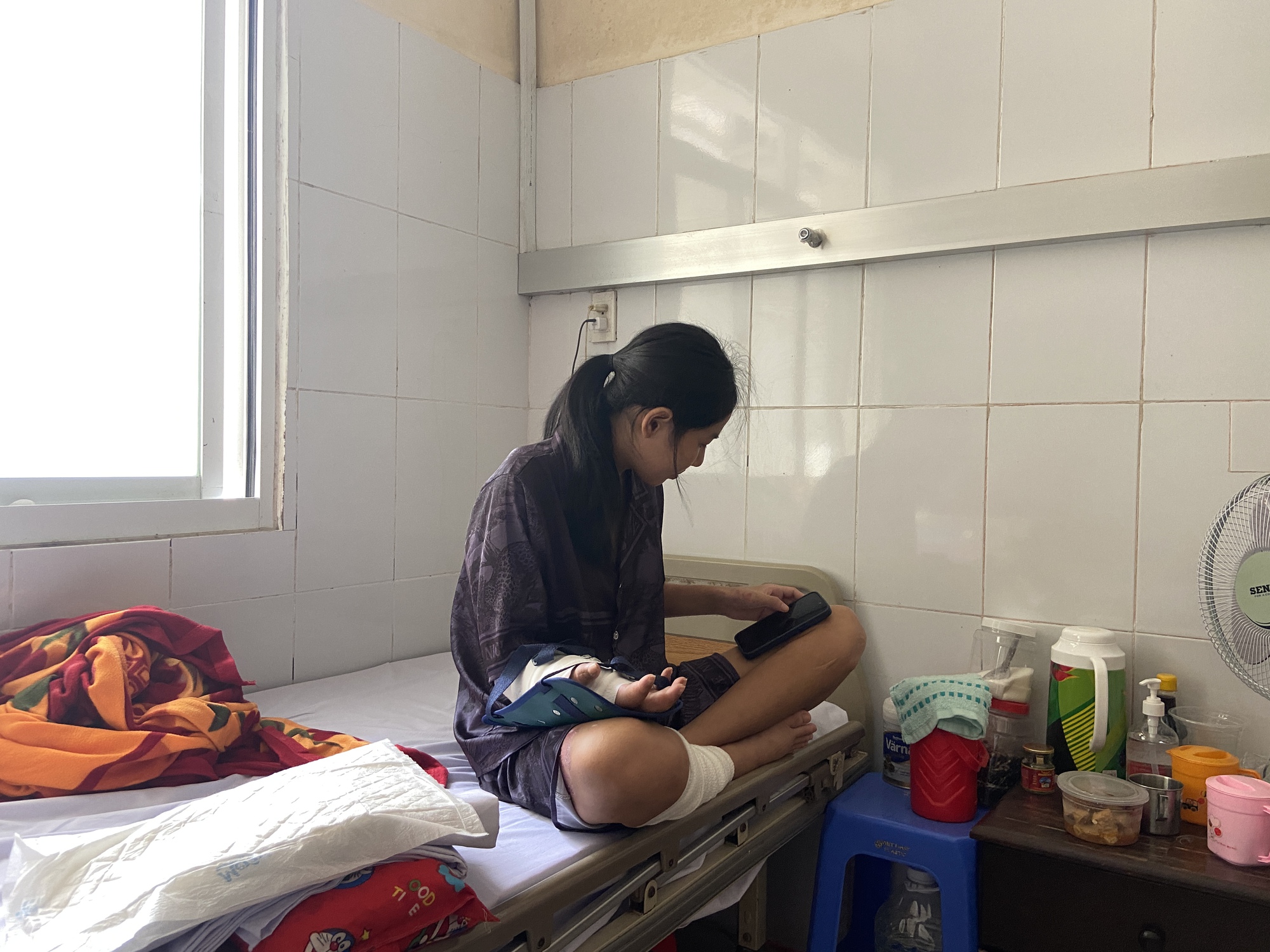 Gặp người mẹ trong ca gh&eacute;p nối b&agrave;n tay được &ldquo;nu&ocirc;i&rdquo; gần 2 th&aacute;ng dưới ch&acirc;n: &ldquo;Tết n&agrave;y với chị vậy l&agrave; trọn vẹn&rdquo;- Ảnh 6.