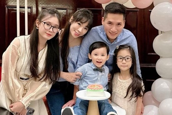 BTV kỳ cựu của VTV sắp l&ecirc;n s&oacute;ng Ai l&agrave; triệu ph&uacute;?: Từng giữ chức Ph&oacute; gi&aacute;m đốc, U50 l&agrave; &ocirc;ng bố đ&ocirc;ng con phong độ- Ảnh 4.