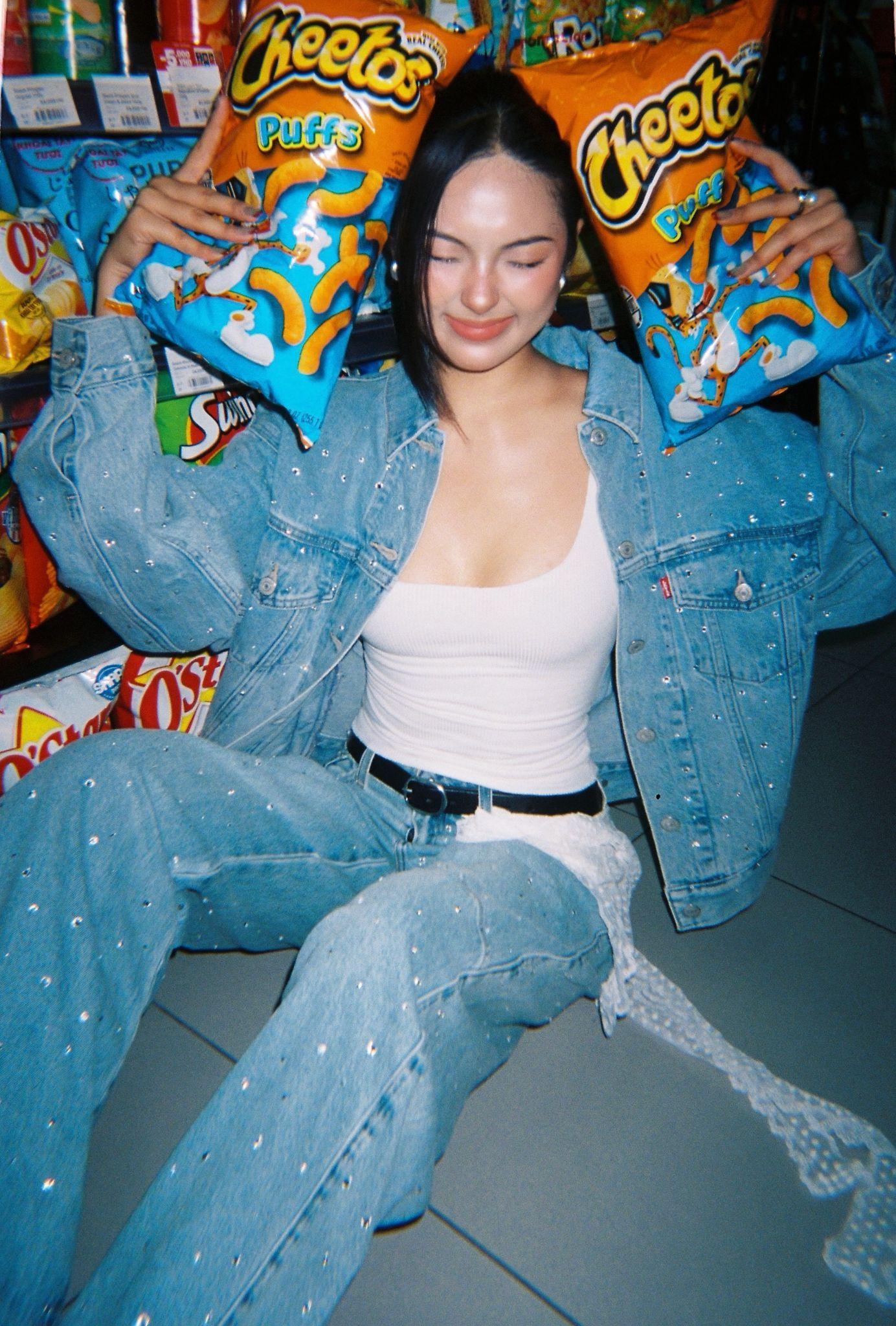 3 nàng “IT GIRL” genZ Wyn Anh, Lynh CI, A Nha Ngô khuấy động mùa lễ hội với BST Levi’s Holiday- Ảnh 4.