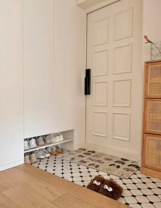 Ng&agrave;y c&agrave;ng nhiều người từ biệt thảm ch&ugrave;i ch&acirc;n trước cửa, kh&ocirc;ng phải tiết kiệm m&agrave; v&igrave; qu&aacute; phiền- Ảnh 4.