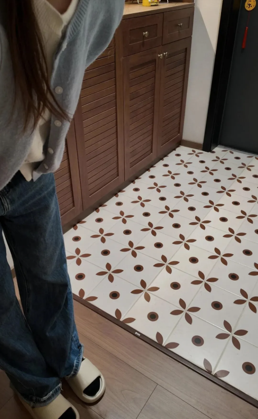 Ng&agrave;y c&agrave;ng nhiều người từ biệt thảm ch&ugrave;i ch&acirc;n trước cửa, kh&ocirc;ng phải tiết kiệm m&agrave; v&igrave; qu&aacute; phiền- Ảnh 7.