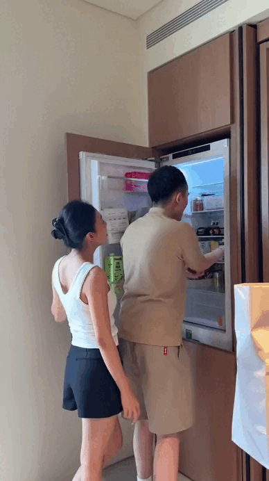 Nữ nghệ sĩ Việt 3 lần đỗ thủ khoa, 31 tuổi vẫn độc th&acirc;n: Sống xa hoa trong căn duplex hạng sang- Ảnh 8.