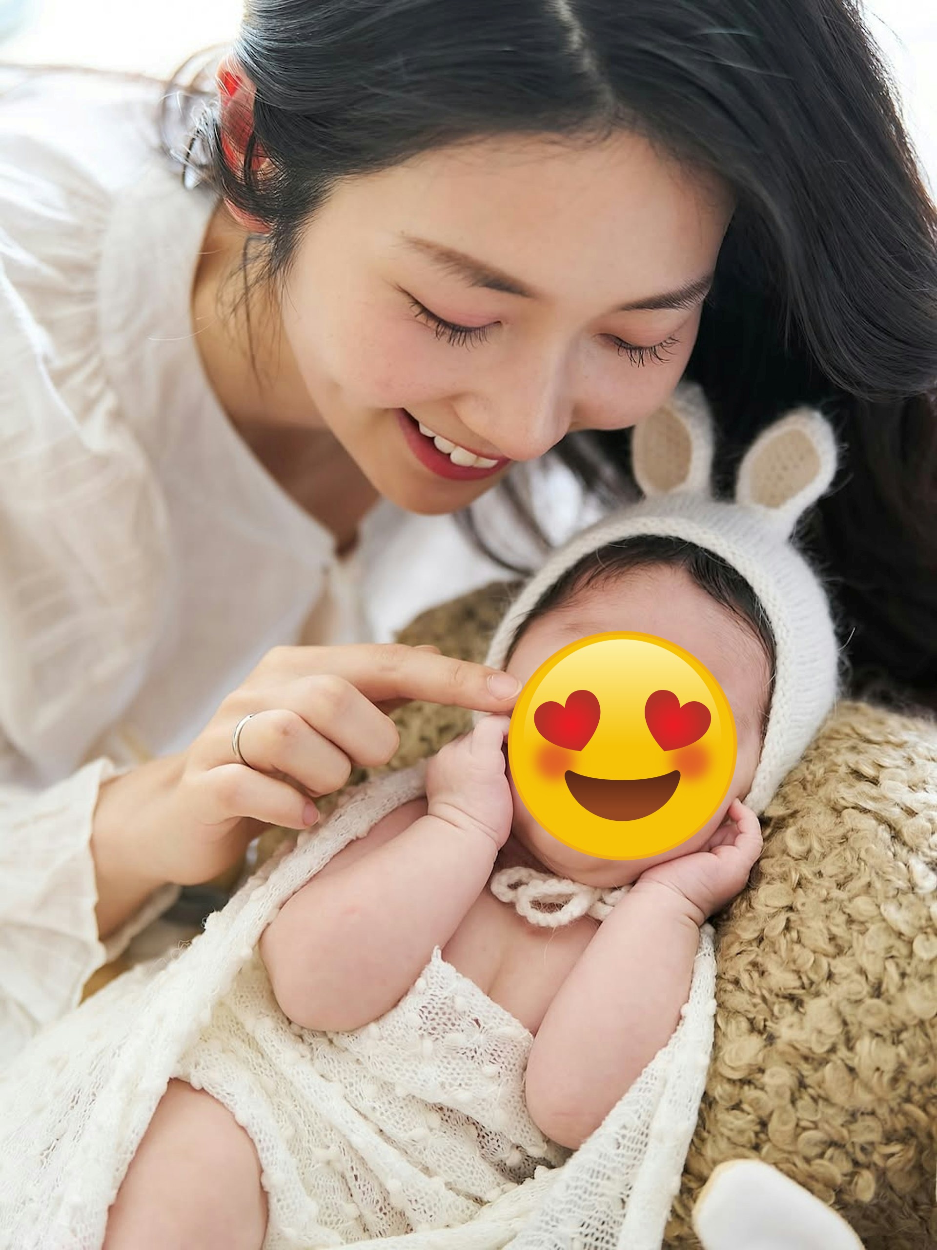 Mỹ nh&acirc;n khiến t&igrave;nh cũ cạo đầu đi tu đ&atilde; sinh con g&aacute;i đầu l&ograve;ng, l&agrave;m đ&aacute;m cưới với CEO 3 tập đo&agrave;n tối qua- Ảnh 5.