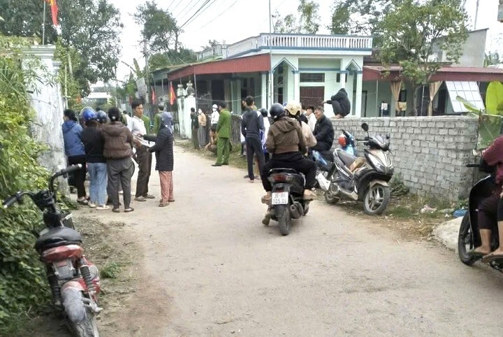 Chồng v&agrave;o qu&aacute;n cắt t&oacute;c truy s&aacute;t vợ con ở Bắc Ninh- Ảnh 3.