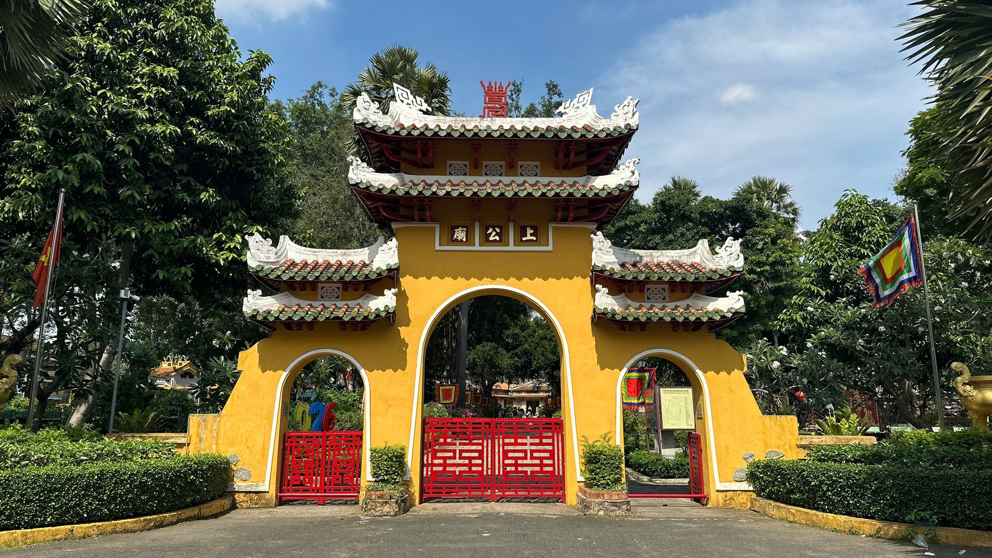 10 địa điểm chụp ảnh Tết miễn ph&iacute; đang g&acirc;y b&atilde;o tại TP.HCM, vừa cổ k&iacute;nh lại đẹp tựa phim trường- Ảnh 1.