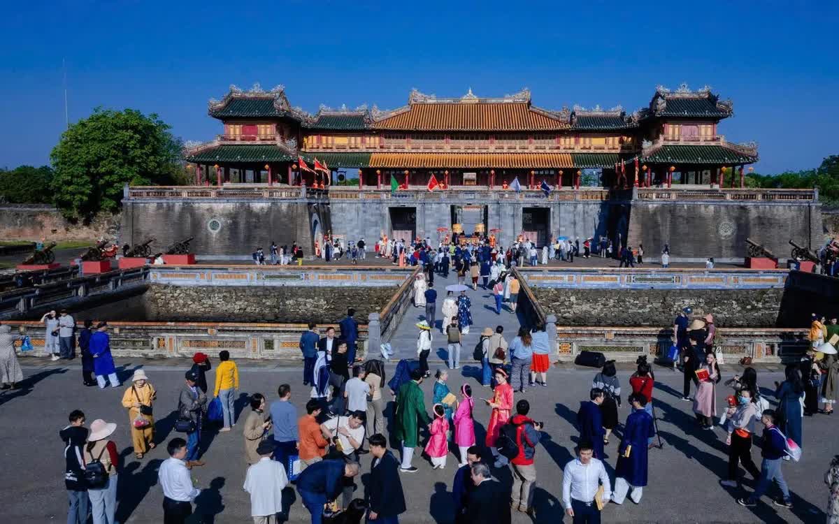 Du lịch Huế khởi đầu năm 2026 thuận lợi với gần 85.000 lượt kh&aacute;ch.