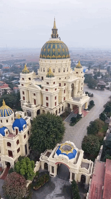 Oách nhất Ninh Bình lúc này: Địa điểm khiến ai đi qua cũng kinh ngạc- Ảnh 1. Oách nhất Ninh Bình lúc này: Địa điểm khiến ai đi qua cũng kinh ngạc- Ảnh 1.