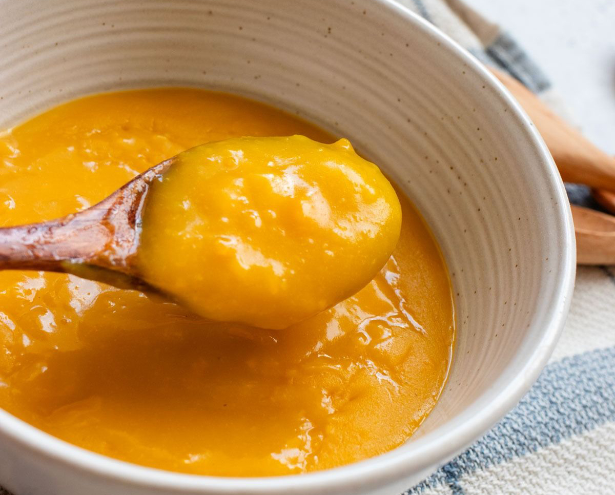 Nữ giới sau 40 tuổi k&eacute;n ăn mấy cũng phải chăm "nạp" 4 thực phẩm m&agrave;u v&agrave;ng n&agrave;y: C&acirc;n bằng nội tiết, dưỡng da, gi&uacute;p "gi&agrave; chậm"- Ảnh 2.