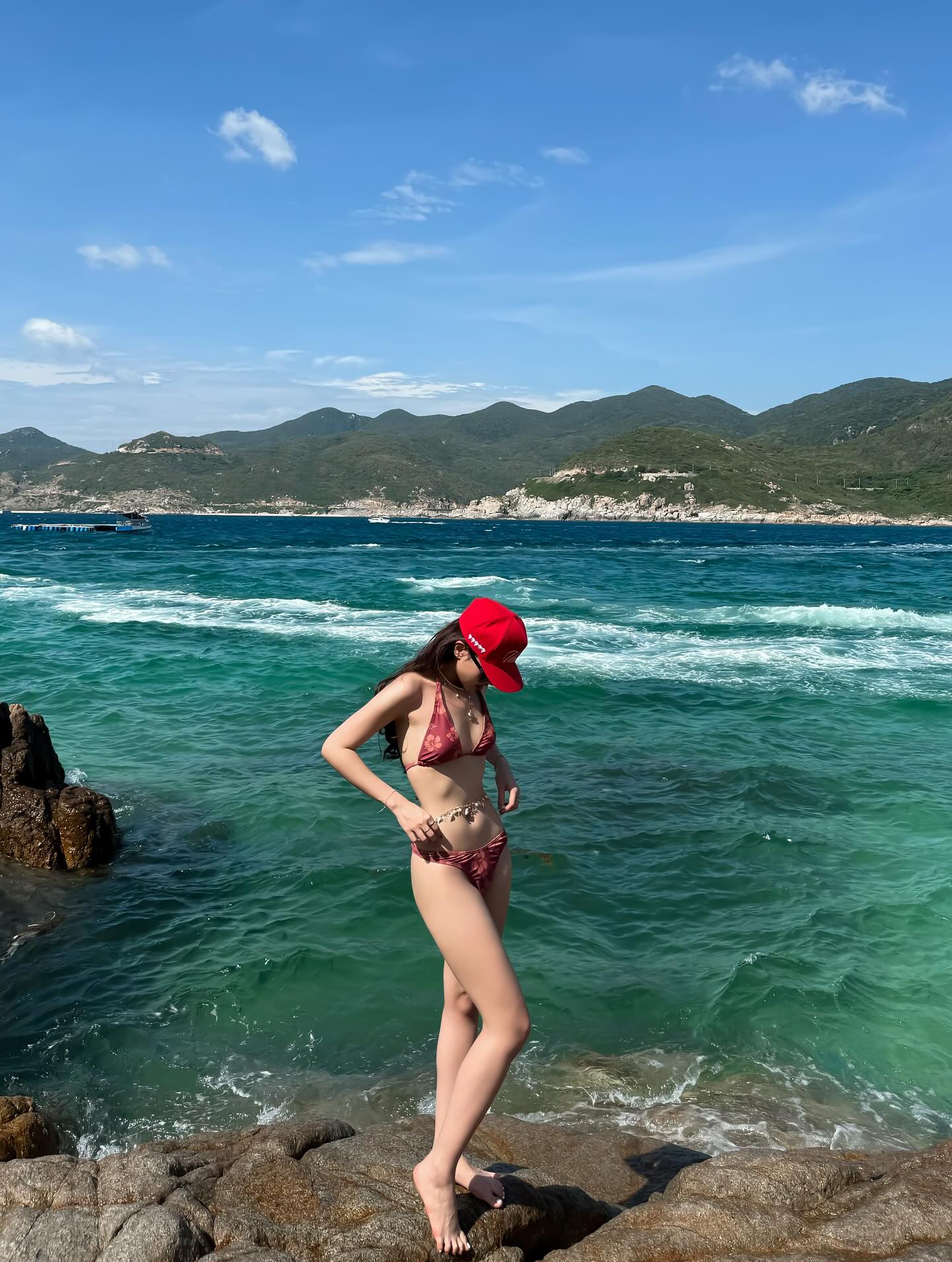 Ng&acirc;n h&agrave;ng giờ l&agrave; "th&aacute;nh địa" mỹ nh&acirc;n! C&oacute; ứng vi&ecirc;n thi Hoa hậu g&acirc;y sốt, l&ecirc;n cả biển c&aacute;o ngo&agrave;i trời- Ảnh 8.