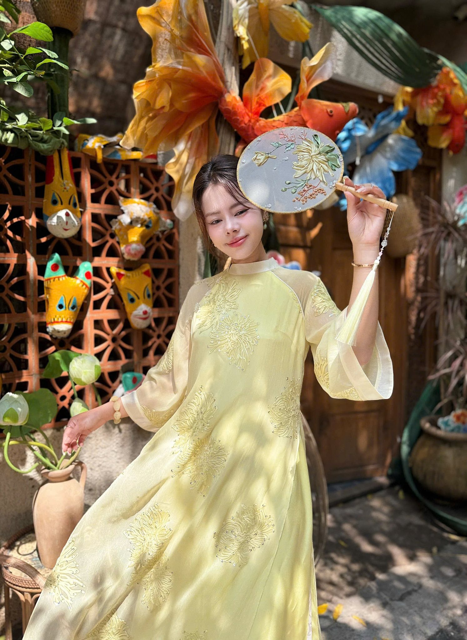 Bỏ tiền cho 5 brand áo dài này không luyến tiếc: Diện lên sang cả con người, 10 điểm không có nhưng!- Ảnh 22. Bỏ tiền cho 5 brand áo dài này không luyến tiếc: Diện lên sang cả con người, 10 điểm không có nhưng!- Ảnh 22.