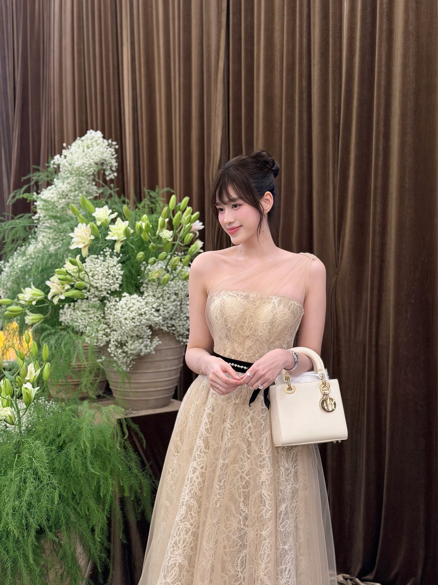 Đỗ Thị Hà sao lạ thế này?- Ảnh 3. Đỗ Thị Hà sao lạ thế này?- Ảnh 3.