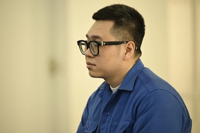 Người đàn ông hành hung cô gái tại sảnh chung cư ở Hà Nội nói vì bị vợ mắng, thương vợ trầm cảm- Ảnh 1. Người đàn ông hành hung cô gái tại sảnh chung cư ở Hà Nội nói vì bị vợ mắng, thương vợ trầm cảm- Ảnh 1.