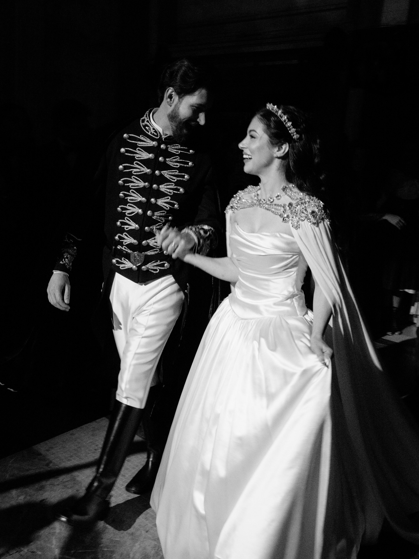 Nữ thần &acirc;m nhạc LMHT Worlds l&ecirc;n xe hoa c&ugrave;ng sếp lớn T1, ảnh cưới g&acirc;y b&atilde;o MXH v&igrave; visual đẹp xuất sắc!- Ảnh 7.