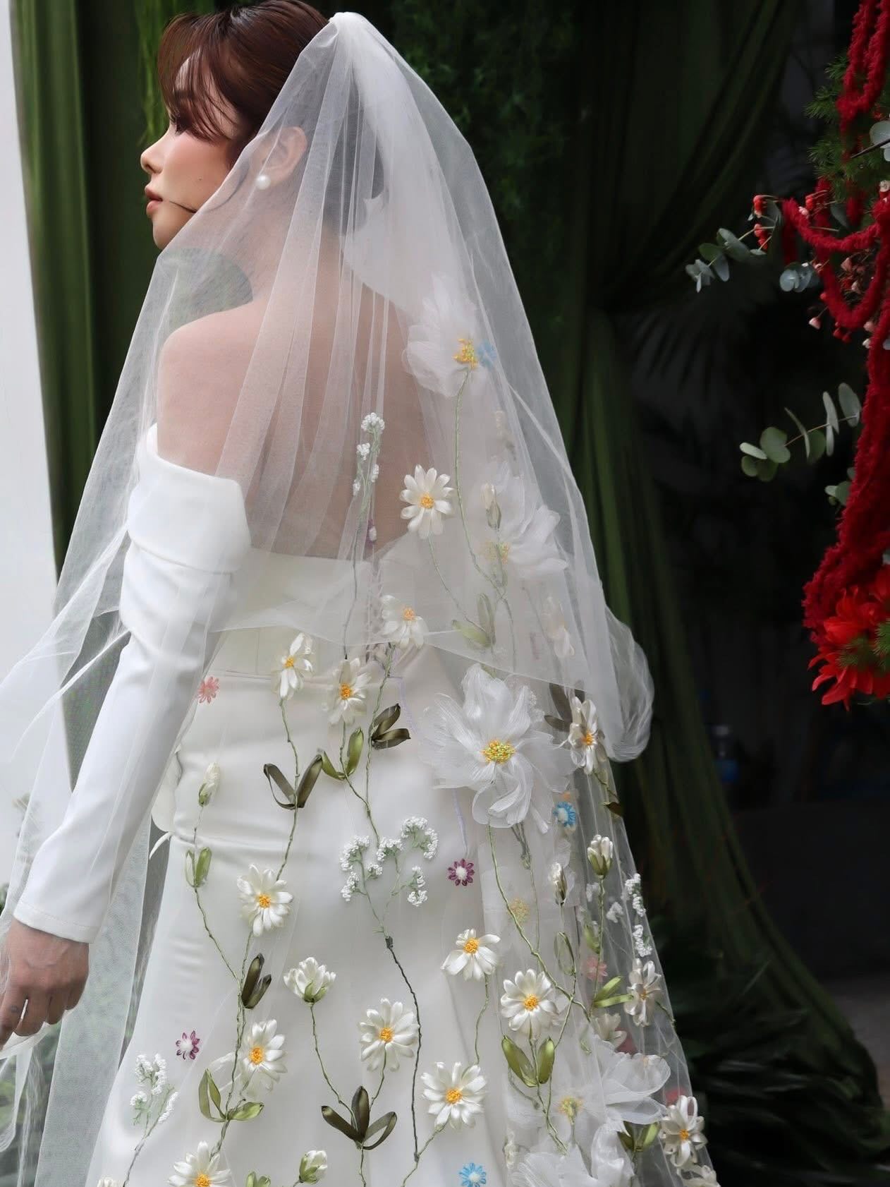 Mỹ nh&acirc;n Việt vừa b&iacute; mật l&ecirc;n xe hoa tung lu&ocirc;n ảnh cưới, danh t&iacute;nh ch&uacute; rể được h&eacute; lộ- Ảnh 1.