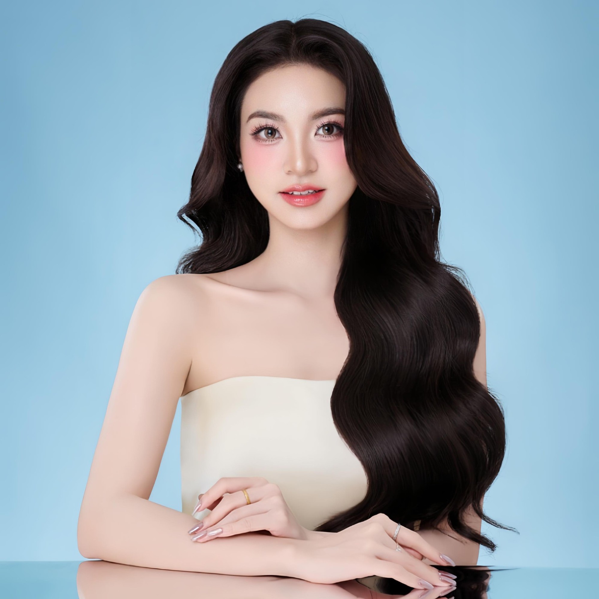 Ng&acirc;n h&agrave;ng giờ l&agrave; "th&aacute;nh địa" mỹ nh&acirc;n! C&oacute; ứng vi&ecirc;n thi Hoa hậu g&acirc;y sốt, l&ecirc;n cả biển c&aacute;o ngo&agrave;i trời- Ảnh 5.