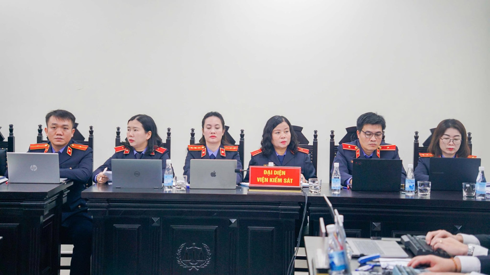 "Tr&ugrave;m sữa giả HIUP" bị đề nghị 25-28 năm t&ugrave;- Ảnh 3.