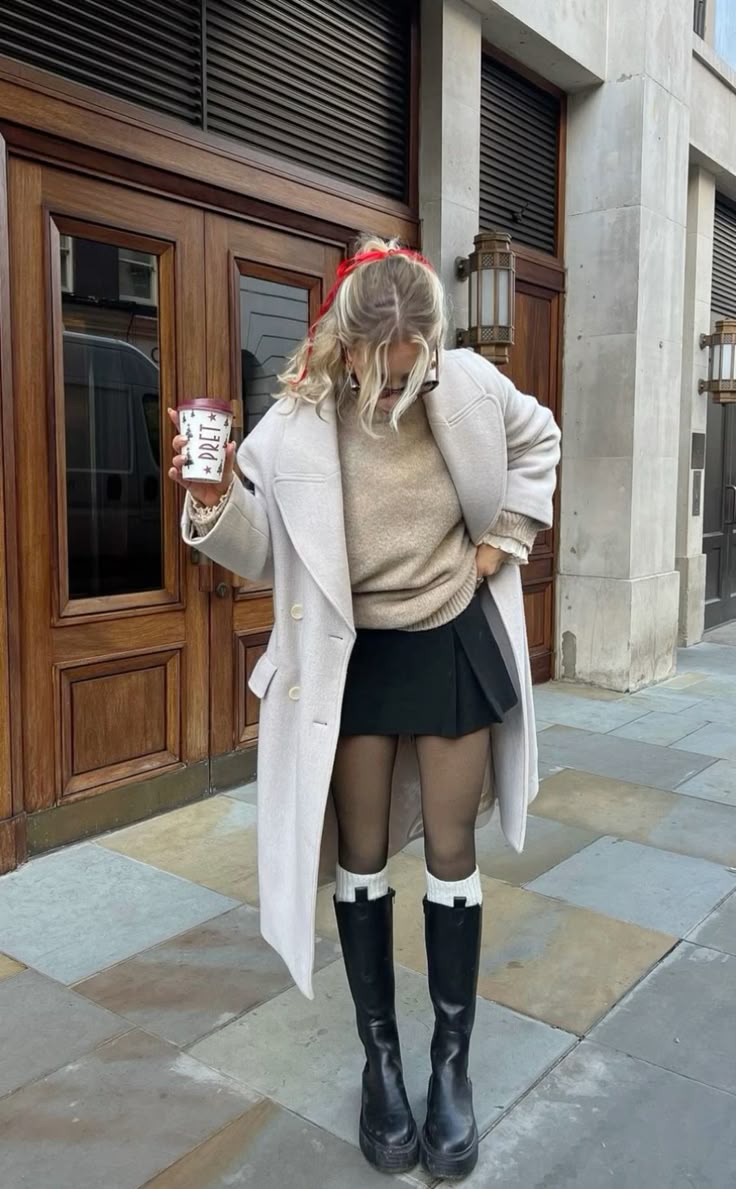 5 chi&ecirc;u diện ch&acirc;n v&aacute;y ngắn gi&uacute;p n&agrave;ng bước v&agrave;o con đường mặc đẹp, s&agrave;nh điệu tuyệt đối- Ảnh 22.