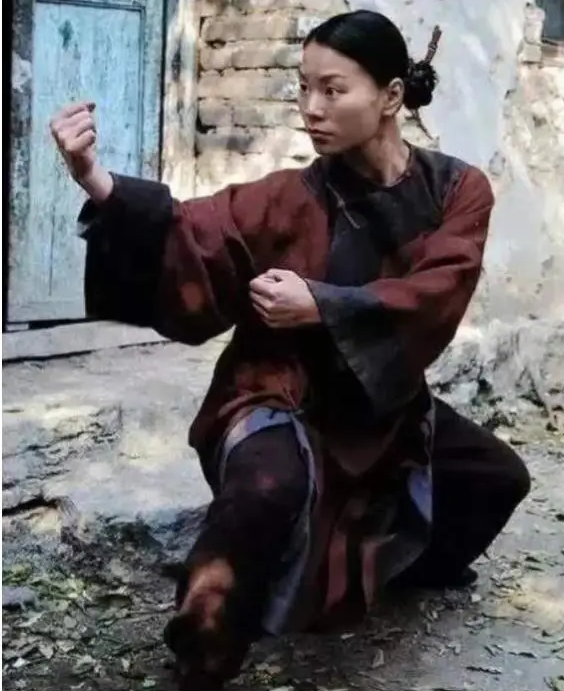 16 ảnh g&acirc;y ngỡ ng&agrave;ng cuối nh&agrave; Thanh: B&eacute; g&aacute;i l&agrave;m con d&acirc;u từ 4 tuổi, thiếu nữ luyện v&otilde; tr&aacute;i ngược phim ảnh- Ảnh 15.