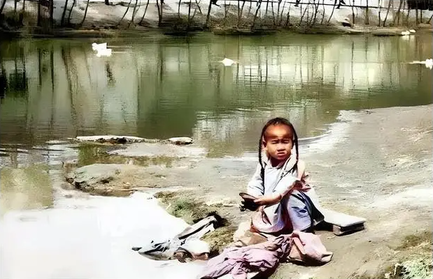 16 ảnh g&acirc;y ngỡ ng&agrave;ng cuối nh&agrave; Thanh: B&eacute; g&aacute;i l&agrave;m con d&acirc;u từ 4 tuổi, thiếu nữ luyện v&otilde; tr&aacute;i ngược phim ảnh- Ảnh 3.