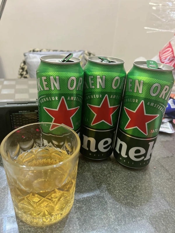 Ngày càng nhiều người chuyển từ bia truyền thống sang bia lon, lý do khiến ai cũng muốn thử- Ảnh 1. Ngày càng nhiều người chuyển từ bia truyền thống sang bia lon, lý do khiến ai cũng muốn thử- Ảnh 1.