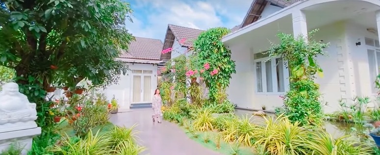 Nữ NSND đầu ti&ecirc;n c&oacute; bằng tiến sĩ, ly h&ocirc;n chồng tỷ ph&uacute;, sống một m&igrave;nh trong biệt thự 1.200m&sup2;- Ảnh 4.