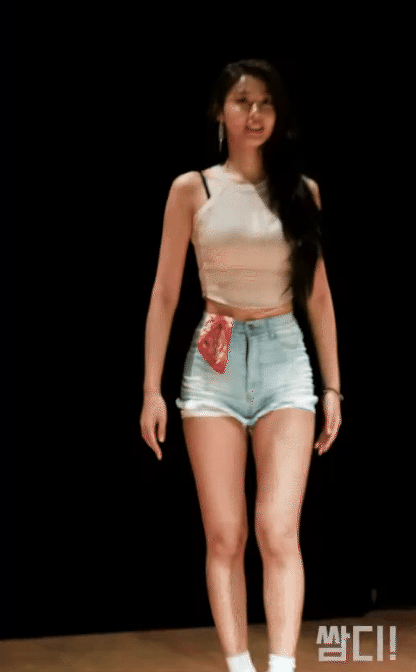 Sự hết thời của "ngọc nữ quốc d&acirc;n": Đẹp đến mức bị gh&eacute;t cả thập kỷ, nghiệp ca h&aacute;t kết th&uacute;c chưng hửng- Ảnh 4.