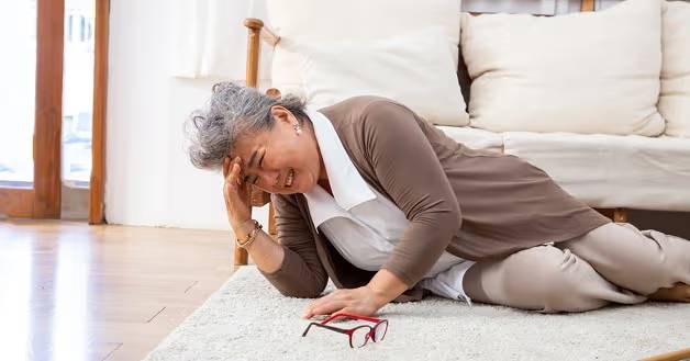 Đột quỵ m&ugrave;a lạnh: Khi "s&aacute;t thủ &acirc;m thầm" t&igrave;m đến cả người trẻ, BS bệnh viện Bạch Mai chỉ ra 5 nguy&ecirc;n tắc v&agrave;ng ph&ograve;ng ngừa đột quỵ- Ảnh 2.