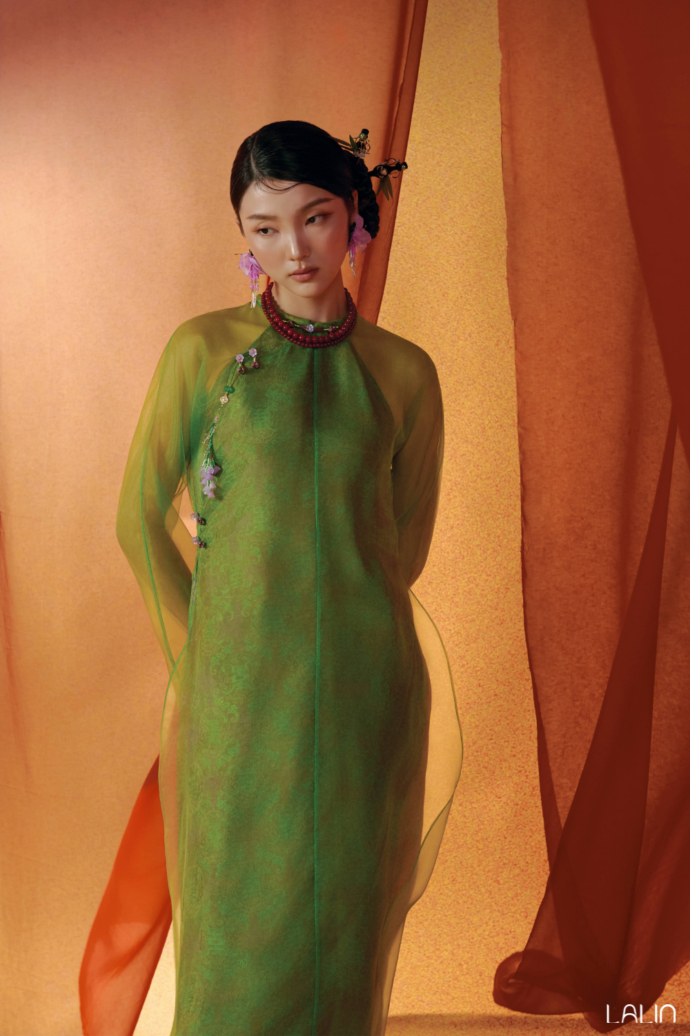 Bỏ tiền cho 5 brand áo dài này không luyến tiếc: Diện lên sang cả con người, 10 điểm không có nhưng!- Ảnh 13. Bỏ tiền cho 5 brand áo dài này không luyến tiếc: Diện lên sang cả con người, 10 điểm không có nhưng!- Ảnh 13.