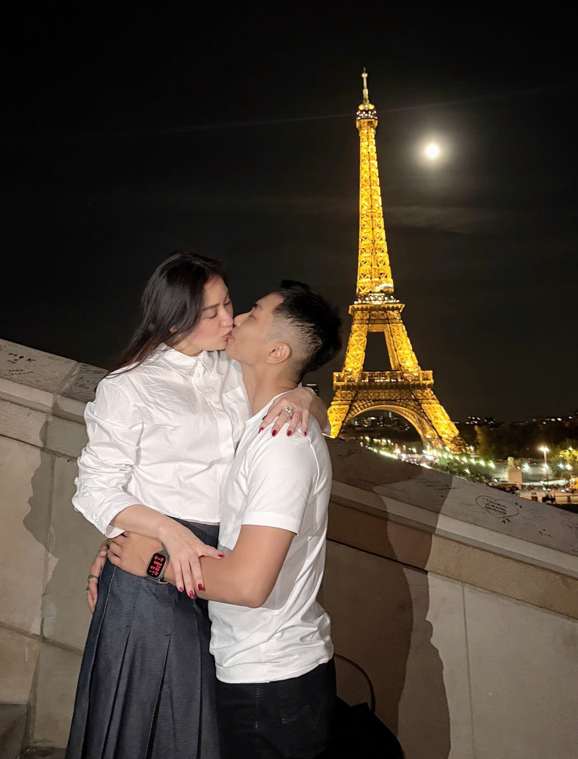 Nam nghệ sĩ cưới nữ viện trưởng hơn 12 tuổi, vợ rất ghen n&ecirc;n ngại ph&aacute;i nữ, chiều vợ hết mực- Ảnh 2.