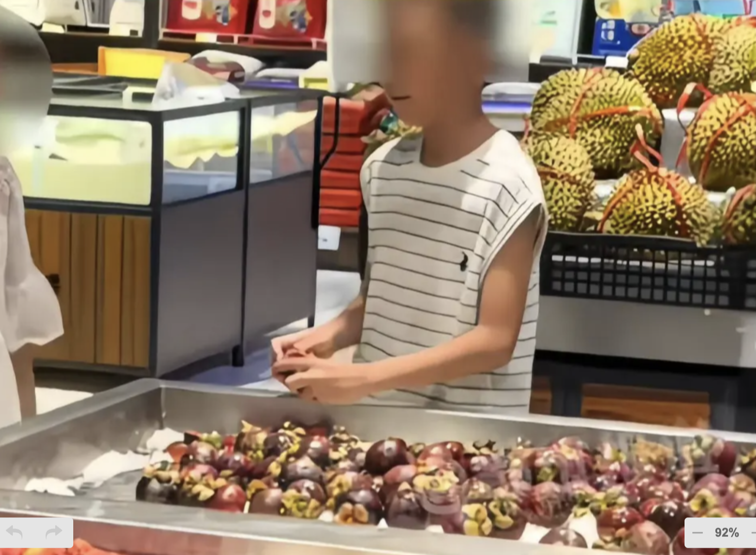 Nhìn cậu bé ở siêu thị, tôi hiểu tại sao có những đứa trẻ sau này khó trở nên giàu có!- Ảnh 1. Nhìn cậu bé ở siêu thị, tôi hiểu tại sao có những đứa trẻ sau này khó trở nên giàu có!- Ảnh 1.