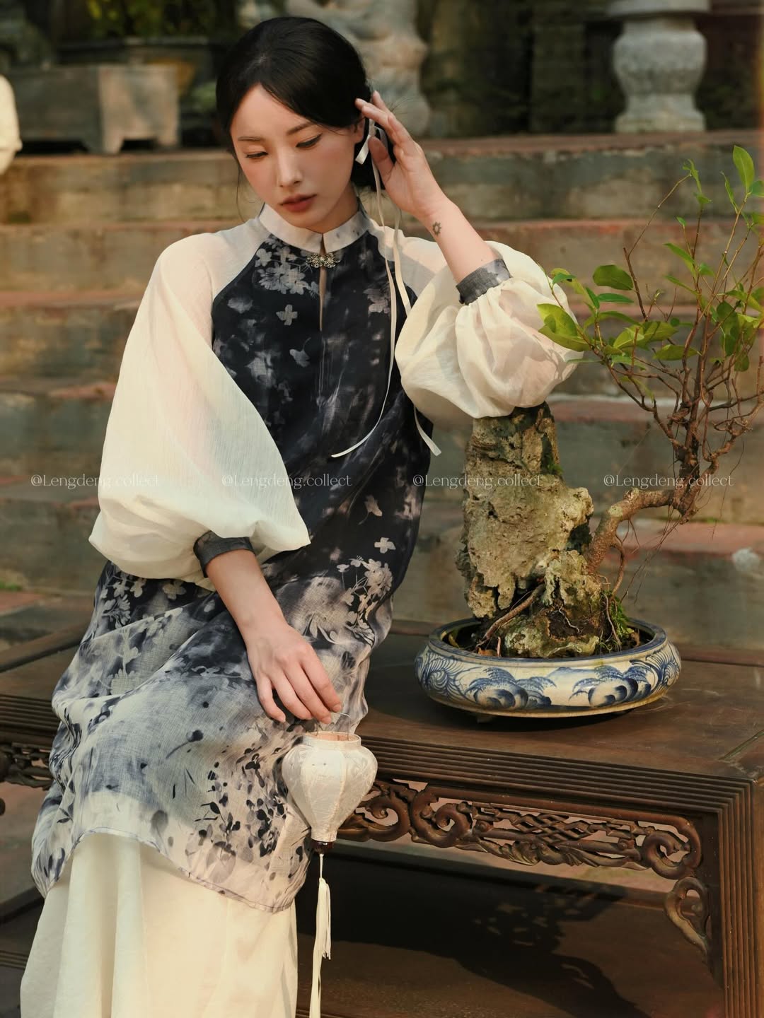 Bỏ tiền cho 5 brand áo dài này không luyến tiếc: Diện lên sang cả con người, 10 điểm không có nhưng!- Ảnh 26. Bỏ tiền cho 5 brand áo dài này không luyến tiếc: Diện lên sang cả con người, 10 điểm không có nhưng!- Ảnh 26.