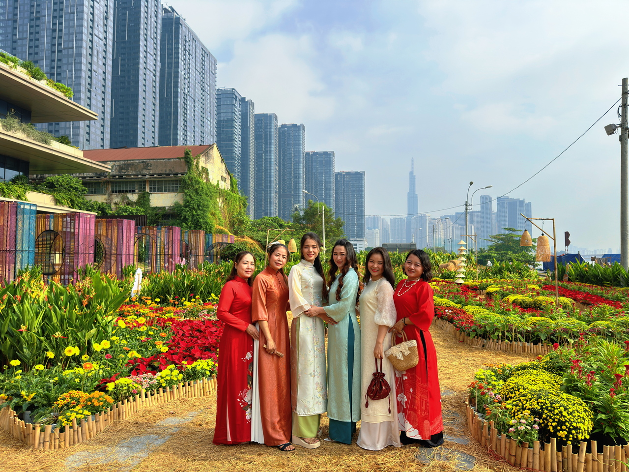 Những điểm check-in "ng&agrave;n hoa" h&uacute;t kh&aacute;ch ở TP Hồ Ch&iacute; Minh- Ảnh 4.