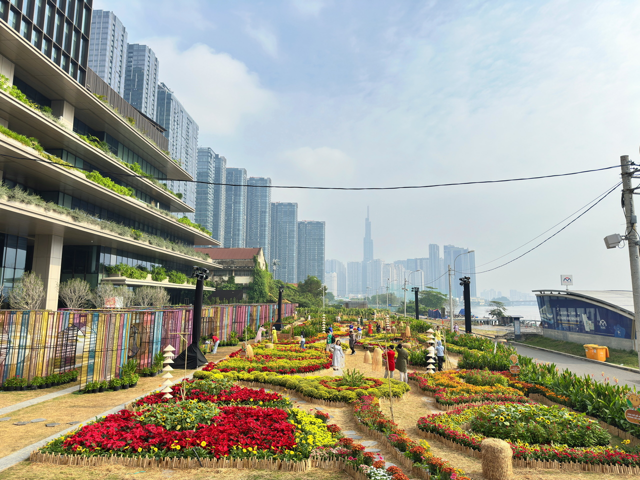 Những điểm check-in "ng&agrave;n hoa" h&uacute;t kh&aacute;ch ở TP Hồ Ch&iacute; Minh- Ảnh 2.