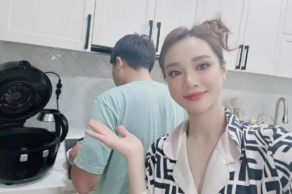 Diễn vi&ecirc;n lấy chồng nổi tiếng nhất nh&igrave; Việt Nam: Ở nh&agrave; vườn 70 tỷ, chồng cho đứng t&ecirc;n h&agrave;ng loạt biệt thự- Ảnh 4.