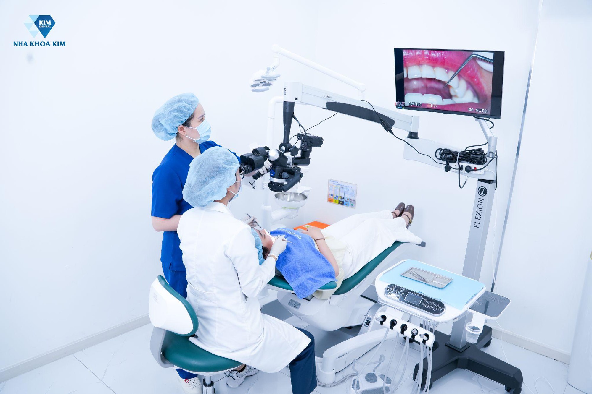 Răng sứ “tỷ lệ vàng": “Sít rịt” nụ cười mới cho người trẻ- Ảnh 1. Răng sứ “tỷ lệ vàng": “Sít rịt” nụ cười mới cho người trẻ- Ảnh 1.