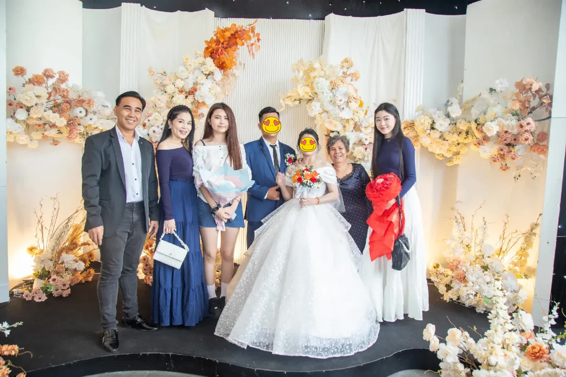 Khen Lọ Lem - Hạt Dẻ xinh đẹp mãi cũng chán rồi, thôi thì xem bức ảnh chân thật này đi- Ảnh 1. Khen Lọ Lem - Hạt Dẻ xinh đẹp mãi cũng chán rồi, thôi thì xem bức ảnh chân thật này đi- Ảnh 1.