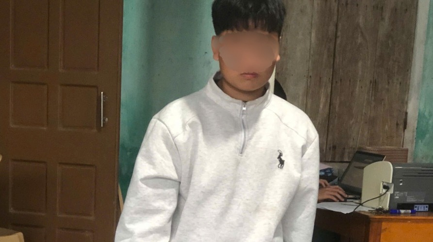 Nhóm học sinh đã làm điều nguy hiểm sau khi xem clip trên mạng (!)- Ảnh 1. Nhóm học sinh đã làm điều nguy hiểm sau khi xem clip trên mạng (!)- Ảnh 1.