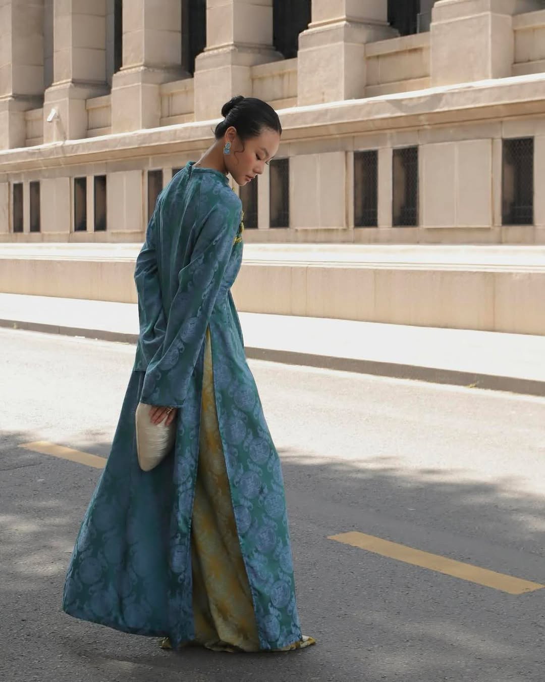 Tha thiết khuy&ecirc;n chị em ĐỪNG mua 3 kiểu &aacute;o d&agrave;i n&agrave;y: Qu&ecirc; kiểng, dễ bị ch&ecirc; k&eacute;m sang- Ảnh 6.