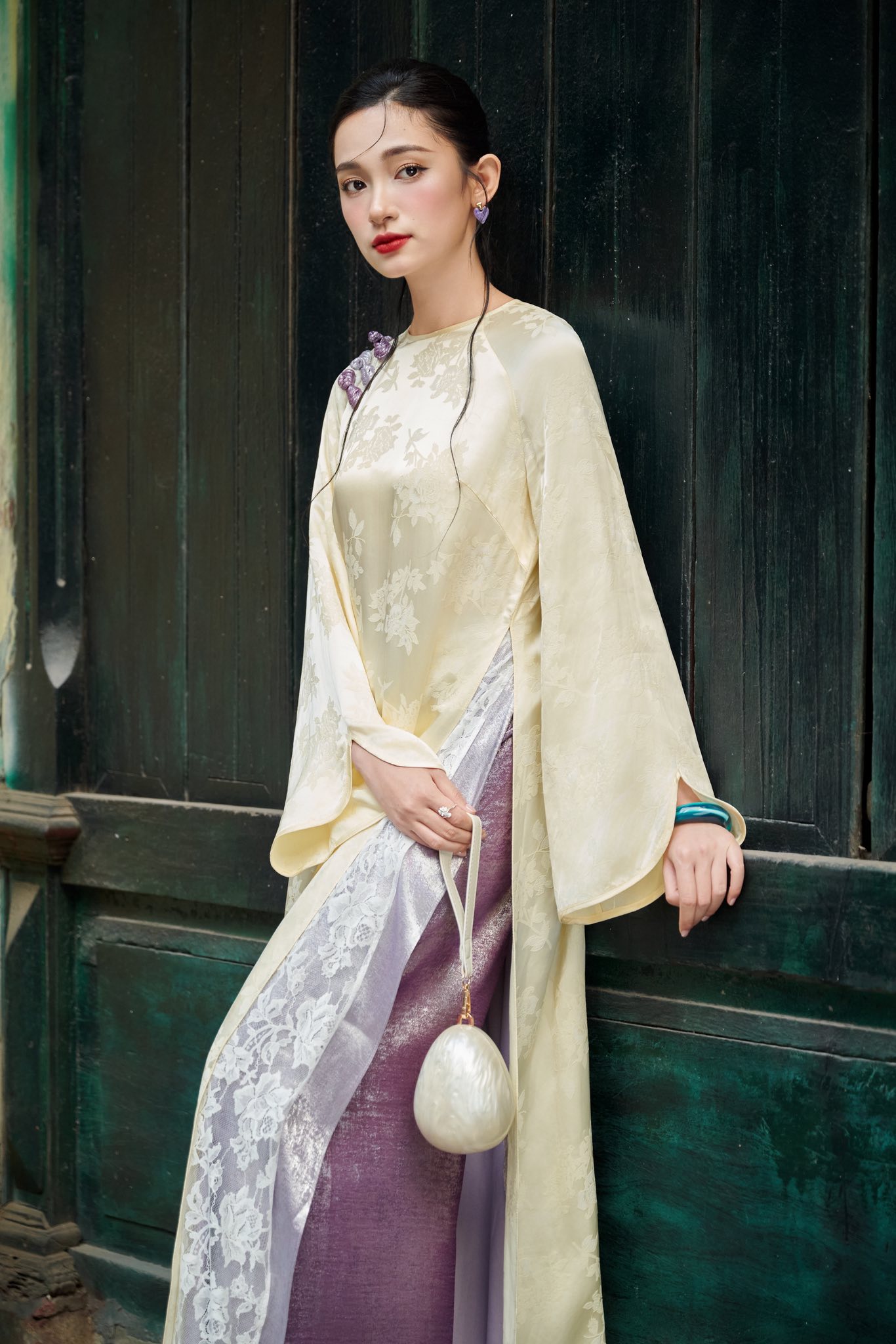 Vì sao áo dài ren được dự đoán là “át chủ bài” mùa Tết 2026?- Ảnh 19. Vì sao áo dài ren được dự đoán là “át chủ bài” mùa Tết 2026?- Ảnh 19.