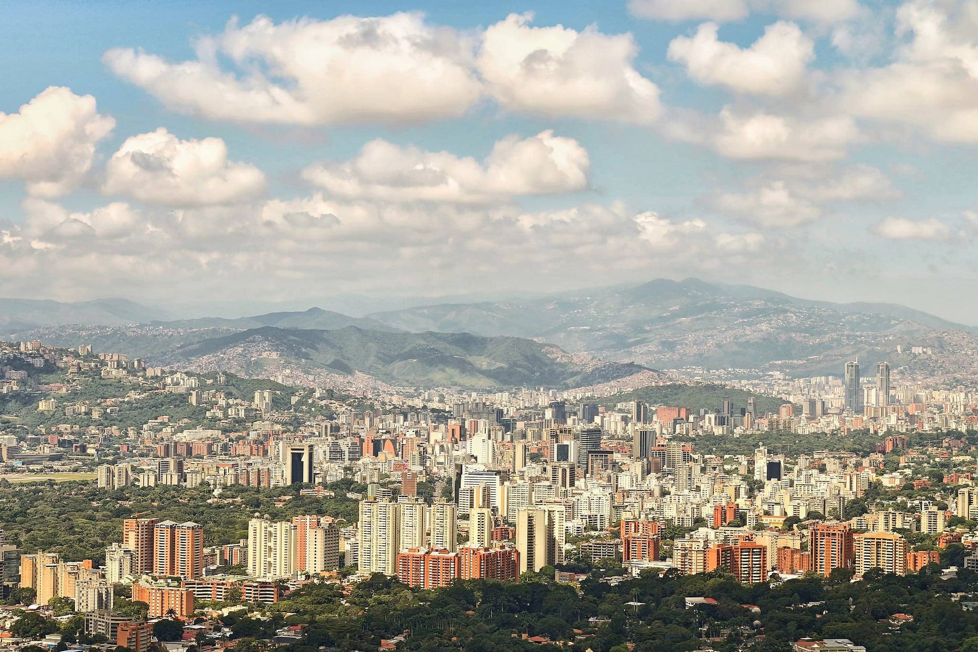 Venezuela sở hữu "kho b&aacute;u" lớn nhất, thứ cả thế giới đều cần- Ảnh 1.