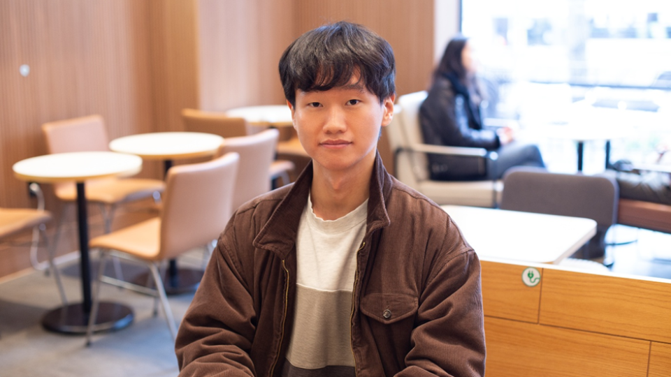 Chiếc ghế sofa n&agrave;y đ&atilde; l&agrave;m kh&oacute; giới khoa học suốt 60 năm- Ảnh 1.