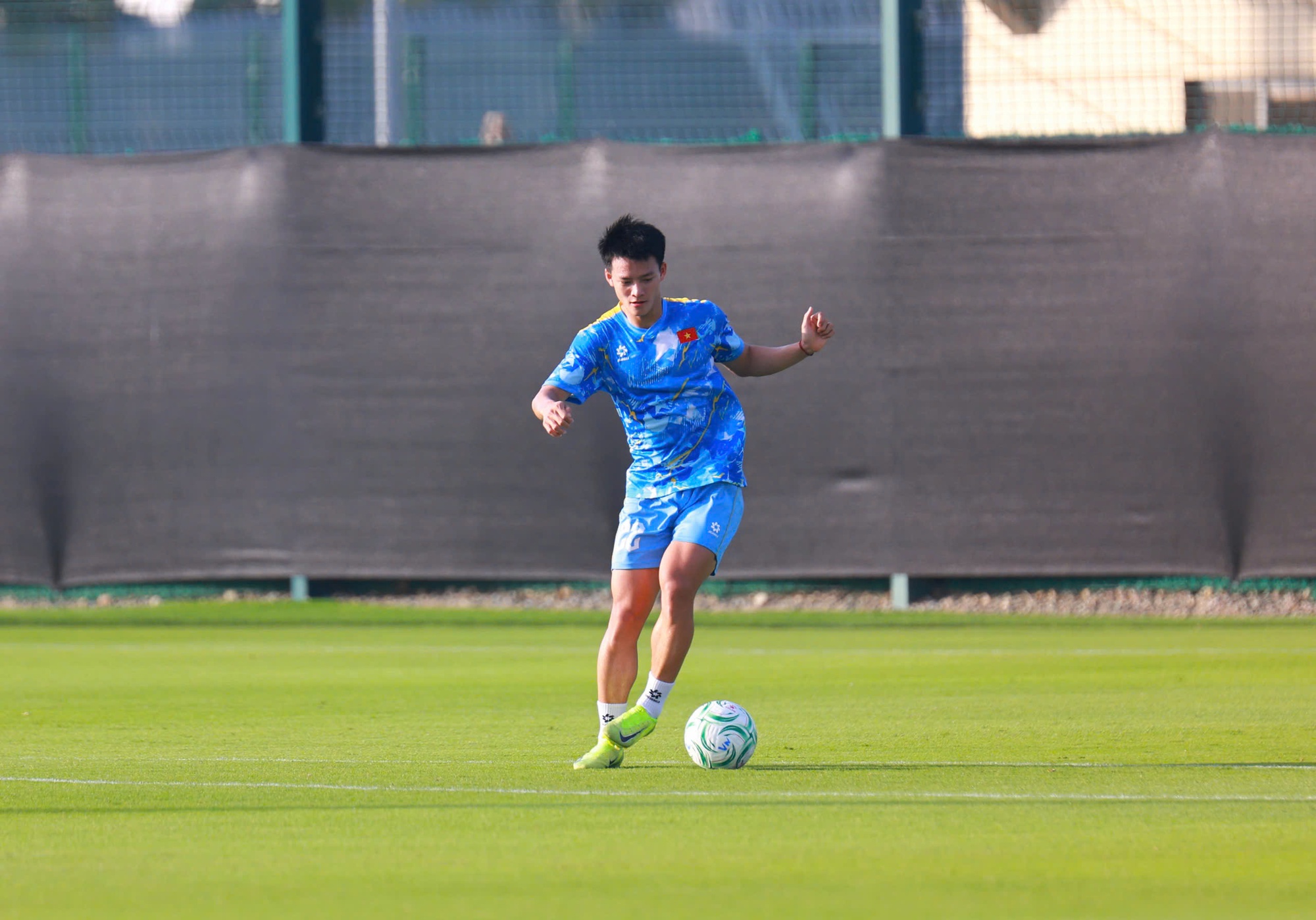 HLV Kim Sang-sik nói về hình ảnh ăn táo viral khắp cõi mạng của Đình Bắc: HLV Kim Sang-sik nói về hình ảnh ăn táo viral khắp cõi mạng của Đình Bắc: